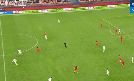 向余望中超首秀惊艳突破长传引邵佳一关注