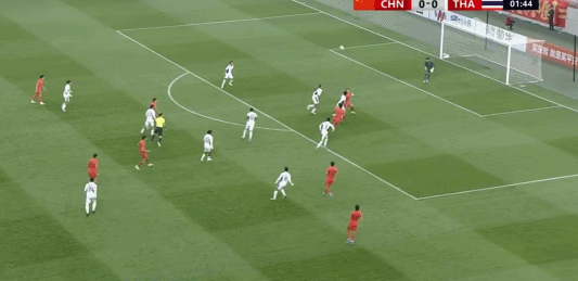 U23国足对阵泰国裁判争议判罚引争议 王博豪伤退