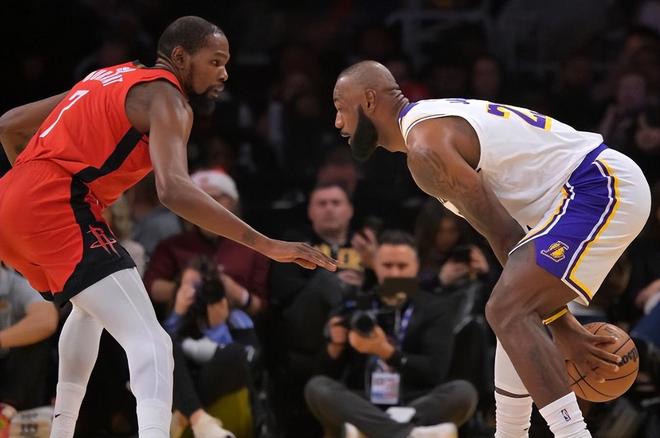 杜兰特7次失误葬送火箭逆转机会