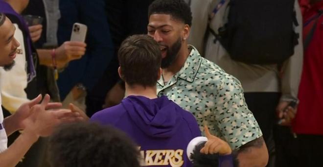 东契奇伤退致湖人赛季提前结束 球队面临阵容大