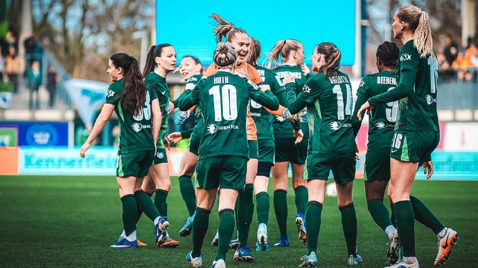 狼堡女足补时绝平柏林联合 拿到1分迎战欧冠强敌