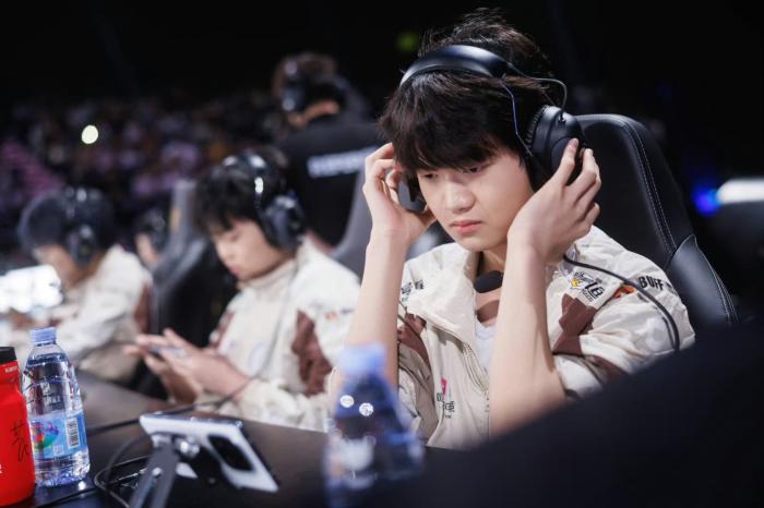 花缘首秀惊艳KPL春季赛 19岁少年期待再创奇迹