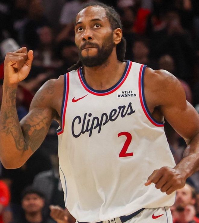 伦纳德连续55场20+助快船掀翻独行侠