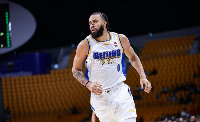 北京队力克广州队 立足季后赛争夺战